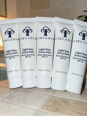 Circadia Light Day Sunscreen SPF 37 - SAMPLE/TRAVEL 0.17oz (5)